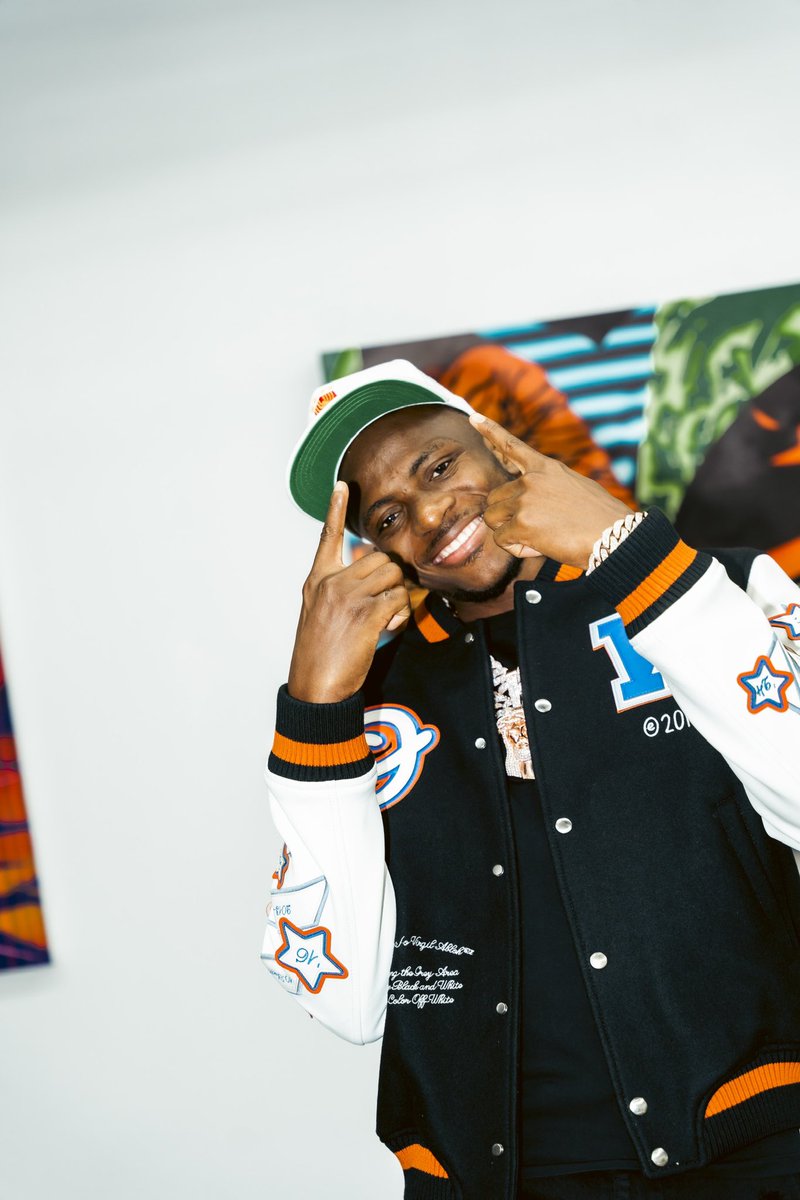 offsprings001's tweet image. Who says money isn't good?  

See big brother 🖤 shining like a star that he's. 🌟 
Blessings bro #VO9