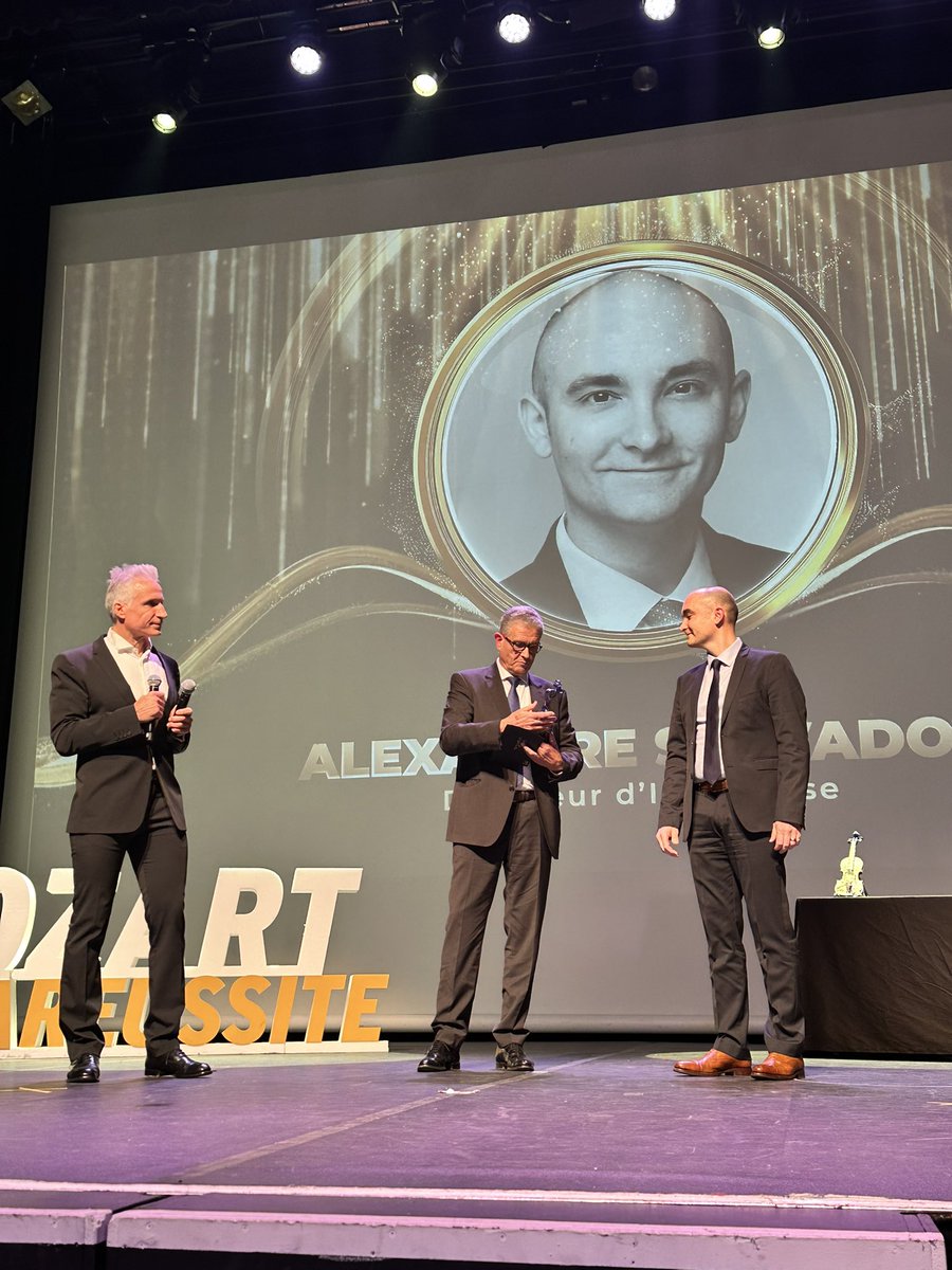 cercle_mozart's tweet photo. #Mozartdelareussite PRIX SANTÉ 🩺
Ce 2è prix est remis ce soir par Franck CABAS, Vice-président de Aésio Méditerranée @AesioSante 🌡️
C’est Alexandre SALVADOR, Directeur @Intrasense 🩻 dont la mission est de « RÉVÉLER L’INVISIBLE. SAUVER DES VIES. »
#santé #cerclemozart https://t.co/ZLIMR9kVIC