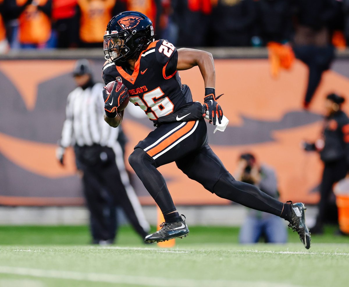 Back to work as a beaver. I want to thank the beaver nation for all the love and support 🖤🦫.  #GoBeavs