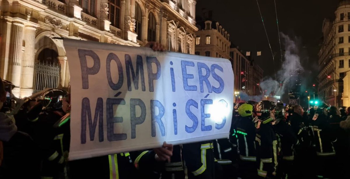 leprogreslyon's tweet photo. 📸Les pompiers défilent dans les rues de #Lyon
👉 https://t.co/pFpqxcJ9pz