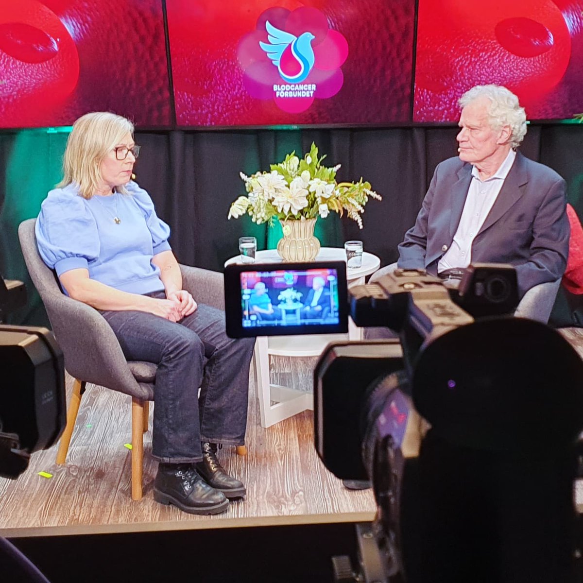 Plus46Studio's tweet photo. Igår producerade vi ett webbinarium för Blodcancerförbundet!

Senior professor Björn Klinge delade med sig av forskning och råd kring tand- och munhälsa vid cancerbehandling. En viktig föreläsning som nu finns att se här: https://t.co/UHunIdDUfV

#Webbinarium #Liveproduktion https://t.co/s97TUb9vmy