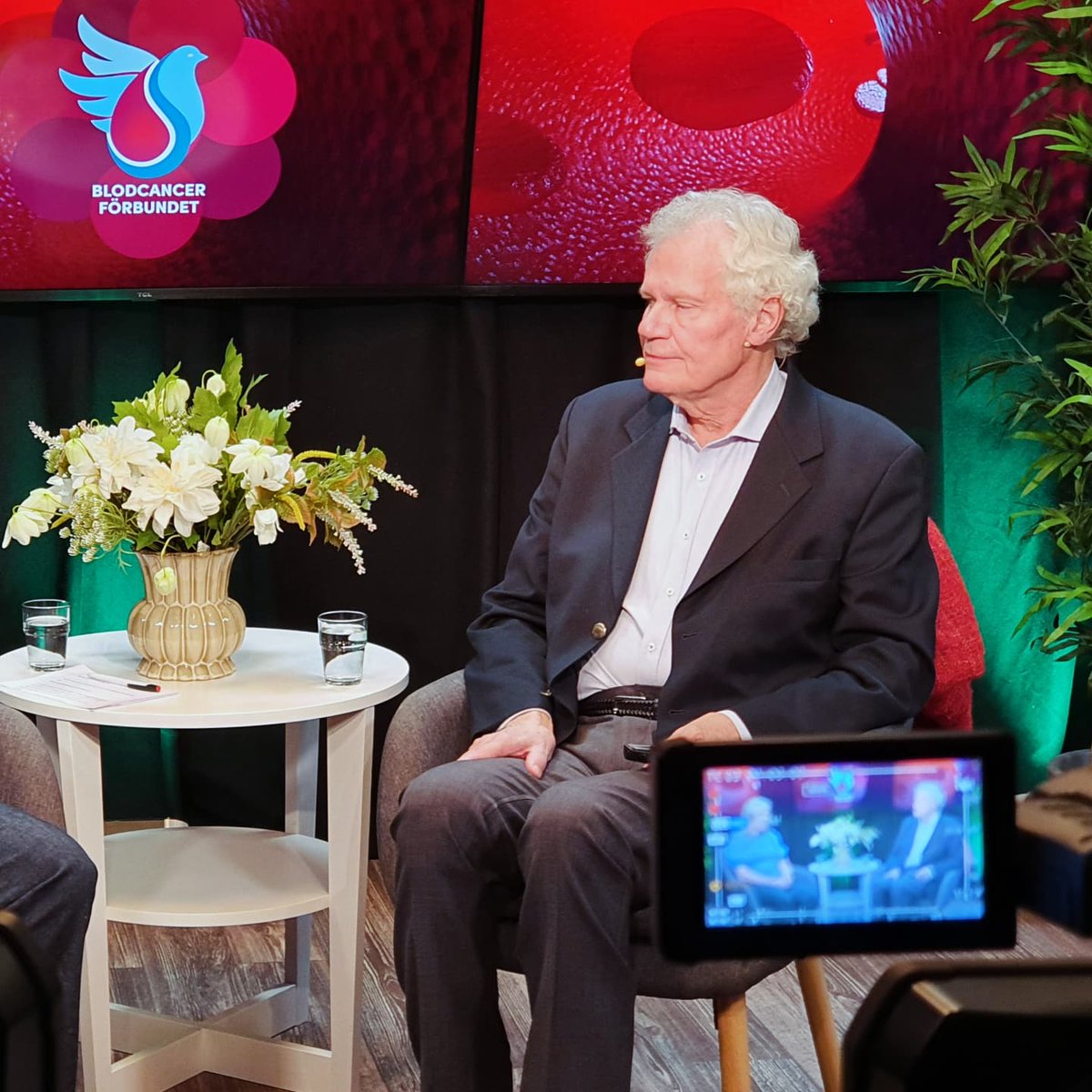 Plus46Studio's tweet photo. Igår producerade vi ett webbinarium för Blodcancerförbundet!

Senior professor Björn Klinge delade med sig av forskning och råd kring tand- och munhälsa vid cancerbehandling. En viktig föreläsning som nu finns att se här: https://t.co/UHunIdDUfV

#Webbinarium #Liveproduktion https://t.co/s97TUb9vmy
