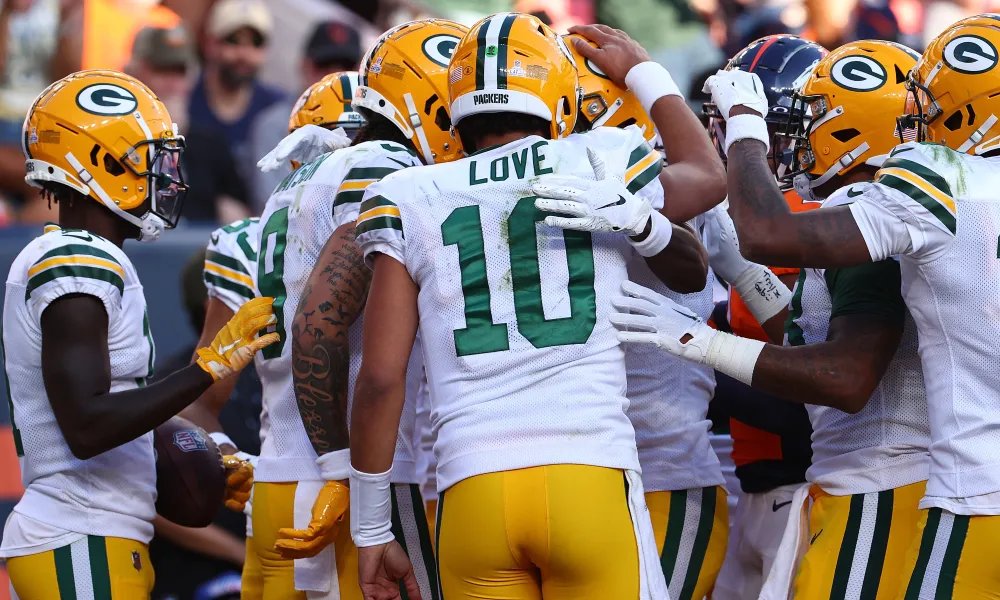 ZaarkoAi's tweet photo. NUKE ALERT 🚨💸🔥☢️

Ain’t no way I’m betting the 11-1 team. PACKERS are WINNING this football game tonight. 

Packers ML +155

LOCK IT IN. Let’s cash big! #ZaarkoKnows #MiracleLock https://t.co/rFD4TTFXjv