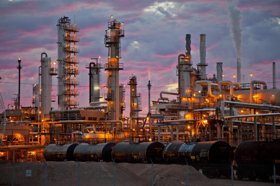 🌿🔋 #TBT to Green Energy: Kenny was instrumental in HollyFrontier's Renewables Conversion project. The transformation shifted the facility from crude oil to renewable diesel production. Discover more here: ow.ly/unvT50U7muF