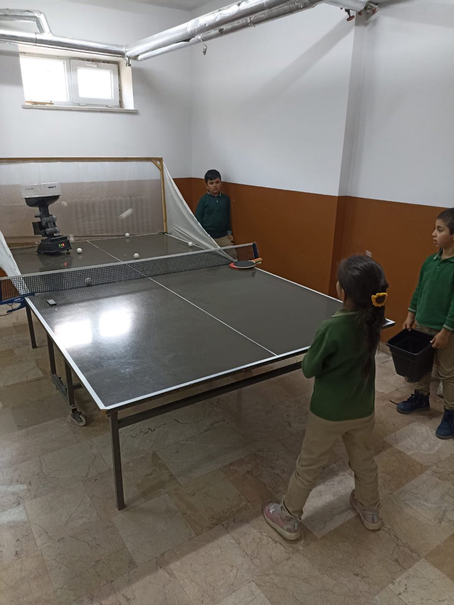 Sivas Cebecioğlu İlkokulu (@cebeciogluio58) on Twitter photo Öğretmenlerimiz Yavuz Yıldız ve Erkan Deliktaş antrenörlüğünde masa tenisi antremanlarımız ve iddialı sporcularımız 💪💪💪
<a href="/tcmeb/">Millî Eğitim Bakanlığı</a>
<a href="/sivasvaliligi/">Sivas Valiliği</a>
<a href="/valisimsek/">Yılmaz Şimşek</a>
<a href="/sivasmem/">Sivas Millî Eğitim Müdürlüğü</a>
<a href="/necatiyener_/">Necati YENER</a>
@dlkterkn
<a href="/cedesturkiye/">cedesturkiye</a>
<a href="/sivas_hedef/">Sivas Hedef Projesi</a> Öğretmenlerimiz Yavuz Yıldız ve Erkan Deliktaş antrenörlüğünde masa tenisi antremanlarımız ve iddialı sporcularımız 💪💪💪
<a href="/tcmeb/">Millî Eğitim Bakanlığı</a>
<a href="/sivasvaliligi/">Sivas Valiliği</a>
<a href="/valisimsek/">Yılmaz Şimşek</a>
<a href="/sivasmem/">Sivas Millî Eğitim Müdürlüğü</a>
<a href="/necatiyener_/">Necati YENER</a>
@dlkterkn
<a href="/cedesturkiye/">cedesturkiye</a>
<a href="/sivas_hedef/">Sivas Hedef Projesi</a>
