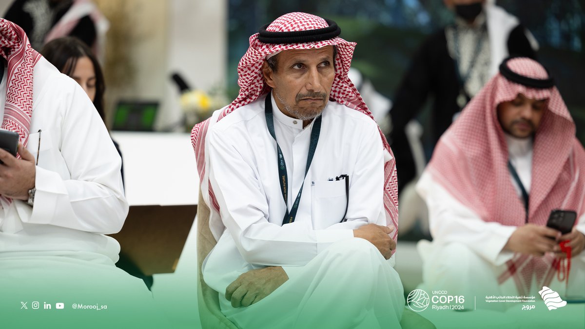 Morooj_sa's tweet photo. من الفكرة إلى الأثر 
ومن الشباب إلى الشباب 
في استعراض شيّق لابتكار وطني ملهم؛ تجتمع باحثة الماجستير إيمان العقلا مع طلاب المرحلة الثانوية عبدالله وعبدالعزيز في جناح #مؤسسة_مروج ليقدّموا لعبة افتراضية تجمع بين الإبداع والوعي البيئي، محفزين بذلك التفاعل المجتمعي نحو مستقبل مستدام. 
 
#كوب16_الرياض 
#أرضنا_مستقبلنا