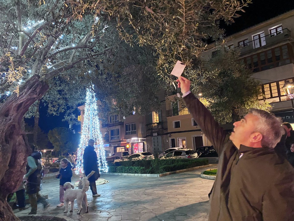 🎄✨Ja és Nadal a #IncaCiutat!! 

🥁L’ època més màgica de l’any ha arribat i ho ha fet amb l’encesa de llums a càrrec de la batucada Fieres d'Inca i l’actuació musical de Mel i Sucre. 

♥️Una alegria compartir-ho amb tots els inquers i inqueres! #IncaFaNadal #IncaSomTots