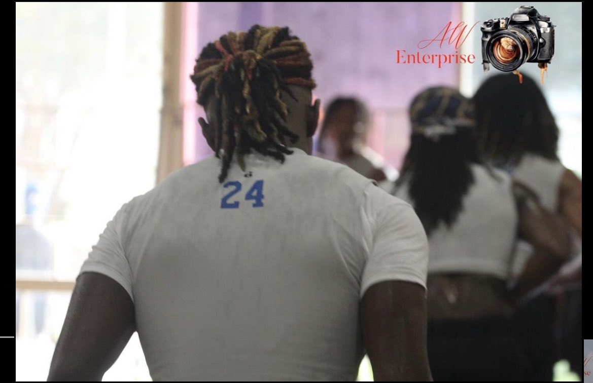 JeremiahT24's tweet photo. Playmaker on both sides of the ball all i need is a chance🙏🏾 @SidFor6 @Coach_Davis15 @GabeGiardina @BFoster_coach @DariusBuck21 @Coach_TWatson @_CoachWyatt @CoachWelch_ @Coach_Magana @eltodd41 @realCoachG @CoachTGraves3 @ICoachLBs @CoachCedThomas @ShedrickMckenz2 https://t.co/GViUkjznVn