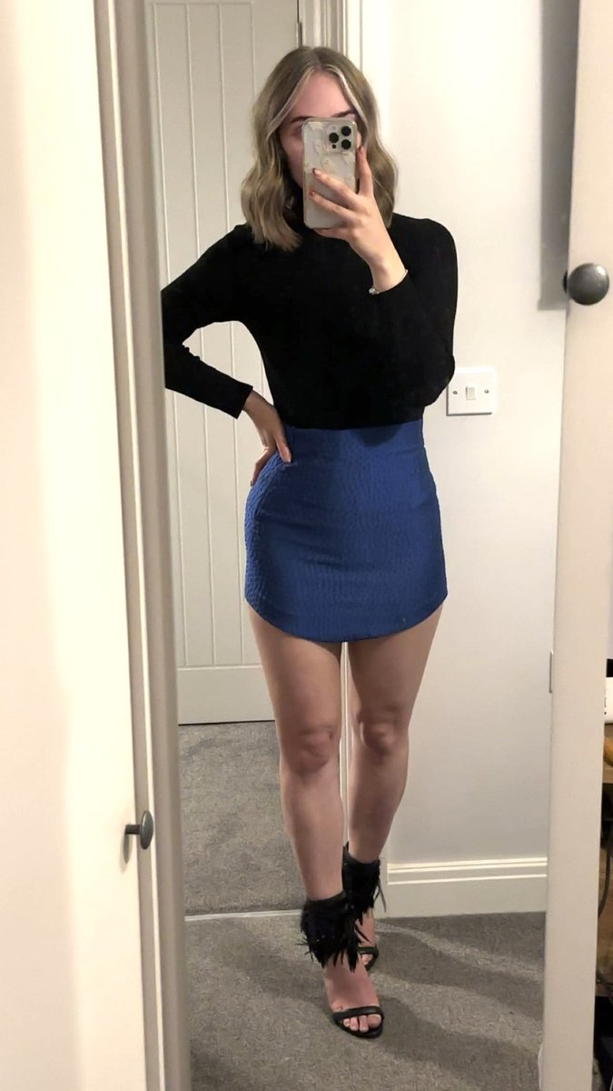 DemsLeigh's tweet photo. I would wear these shoes everyday if I could https://t.co/ybMav8EmO9