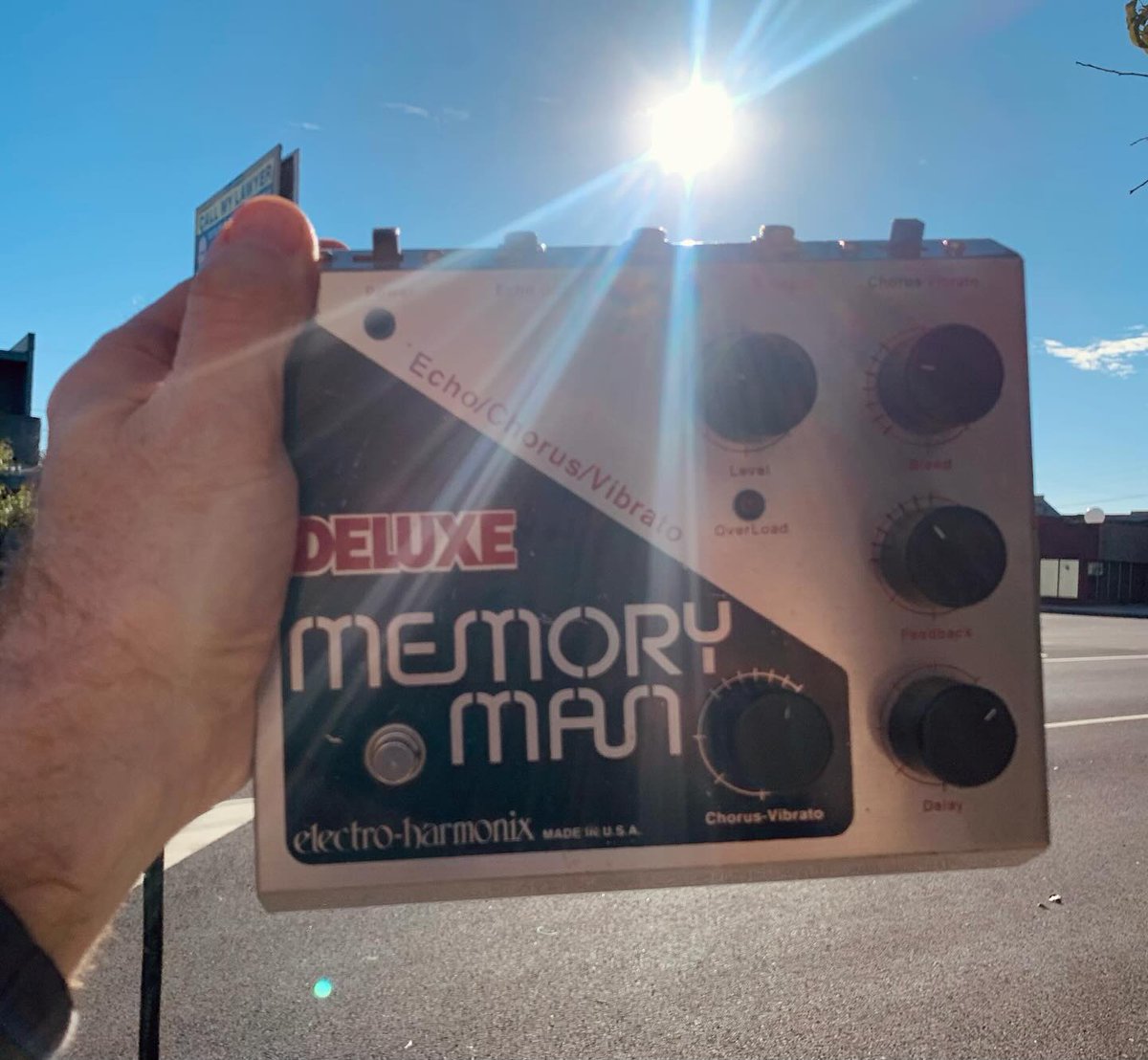 EHX's tweet photo. Make sure to get outside for your daily vitamin D(elay)!
https://t.co/NBTFA8QPzj
📷 @adamlasus
#ehx #guitarpedals #guitargear #guitareffects #electroharmonix #memoryman #deluxememoryman #delay #analogdelay https://t.co/jb6PCk2qZf