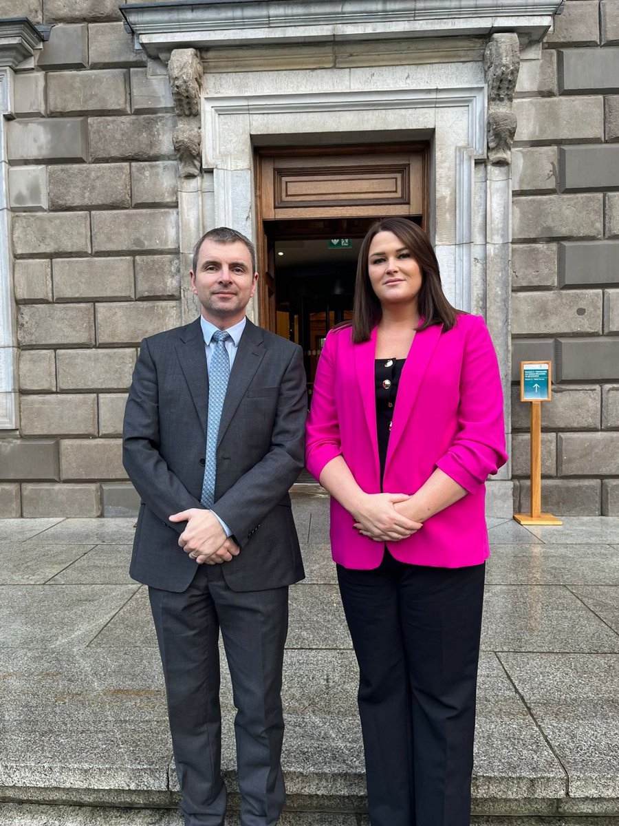 It’s Official ✨

Honoured to sign the Roll of Members of the 34th Dáil Éireann and officially become your TD for Louth.
I feel very humbled and privileged and look forward to representing you, and Sinn Féin throughout this Dáil term.

Here’s to the start of an exciting chapter