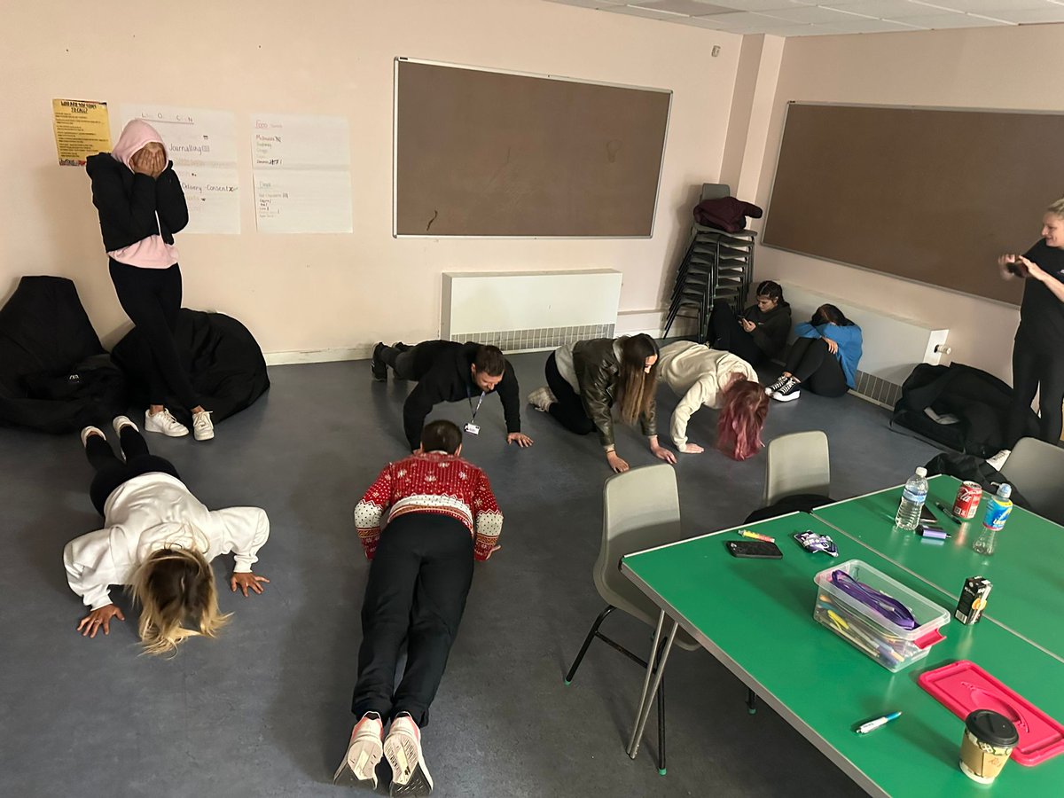 Alan Hendry tweet media