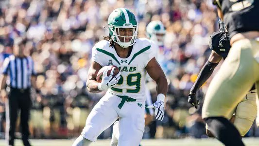 CFB Nation 🏈 (@thecfbnation) on Twitter photo UAB RB Lee Beebe Jr. Has Announced He Will Enter The Transfer Portal
Beebe Jr. Has 218 Att, 1,243 Yds, & 11 TDs For The Blazers Over The Past 2 Seasons
#UAB #GoCFB #CollegeFootball #WinAsOne #GoBlazers <a href="/LeeBeebe4/">Lee Beebe, Jr</a> UAB RB Lee Beebe Jr. Has Announced He Will Enter The Transfer Portal
Beebe Jr. Has 218 Att, 1,243 Yds, & 11 TDs For The Blazers Over The Past 2 Seasons
#UAB #GoCFB #CollegeFootball #WinAsOne #GoBlazers <a href="/LeeBeebe4/">Lee Beebe, Jr</a>