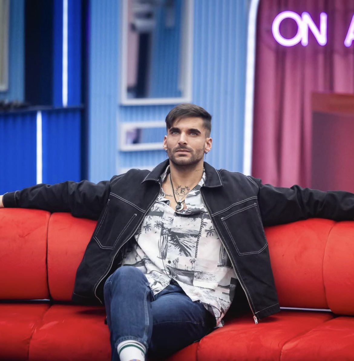 rociiob_3's tweet photo. Hoy los votos son en POSITIVO
Hoy se vota al GANADOR/A de la edición
me gustaría que fuesen Eddy o Violeta pero yo desde que comenzó la aventura fui siempre Team Eddy, así que VOTOS EN POSITIVO, VOTAR A EDDY 💙
#GH5D #TeamEdy #GANADOR https://t.co/zLmcQIVmiq
