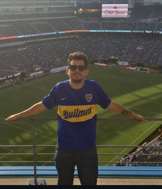 mi mamá: quien mierda vendió la camioneta?

yo en Dallas viendo el Boca vs Benfica: