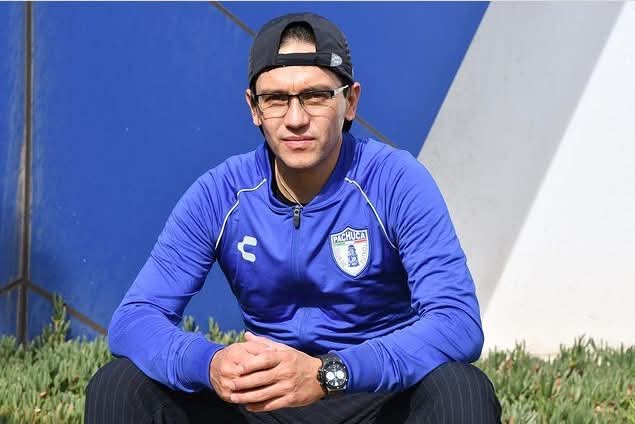 Gonzalo77928572's tweet photo. Sólo un representante del futbol Colombiano,como deportista,estuvo en esa gala mundial del fútbol,que se dio cita hoy en Miami,con motivo del sorteo mundial de clubes 2025.Andrés Chitiva,exmillonarios,bogotano,con la plana mayor del Pachuca.Qué honor. https://t.co/SLjauJTtLu