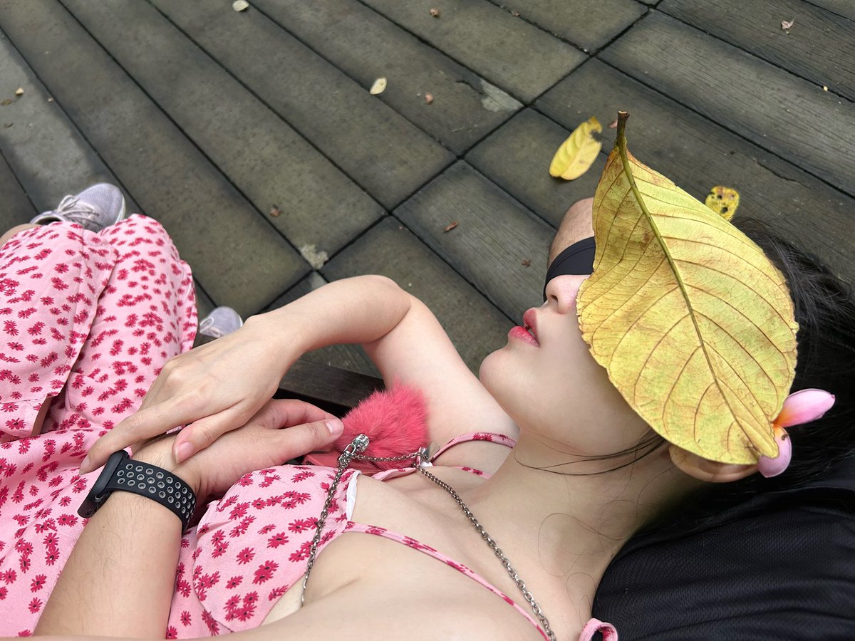 在你怀中的我🥰<a href="/Daniel_and_Lily/">大鱼&海棠 新加坡夫妻</a>