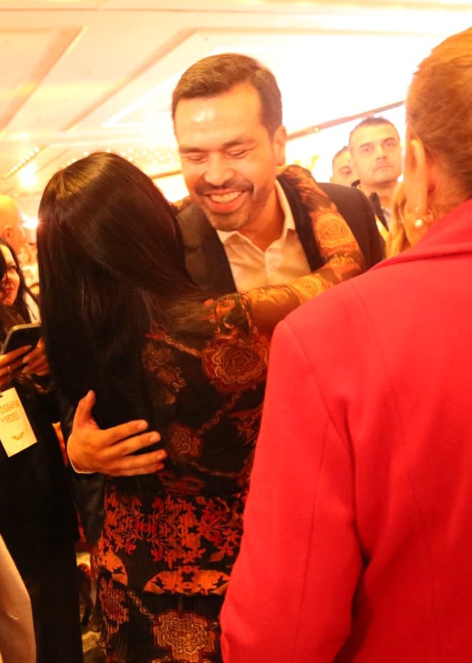 Adriana Flores tweet media
