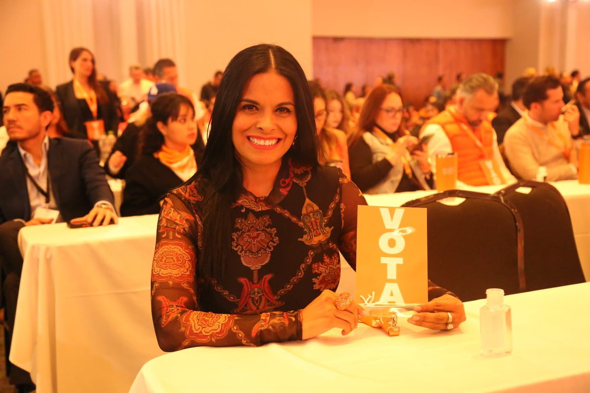 Adriana Flores tweet media