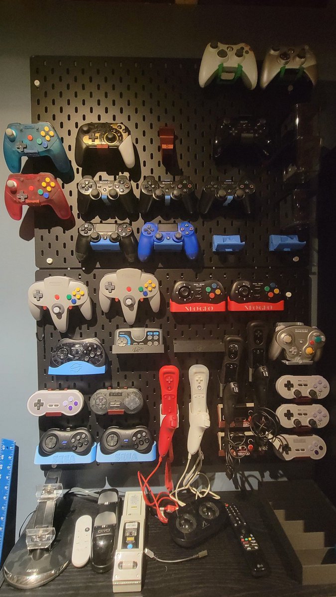 Prof_gLX tweet media