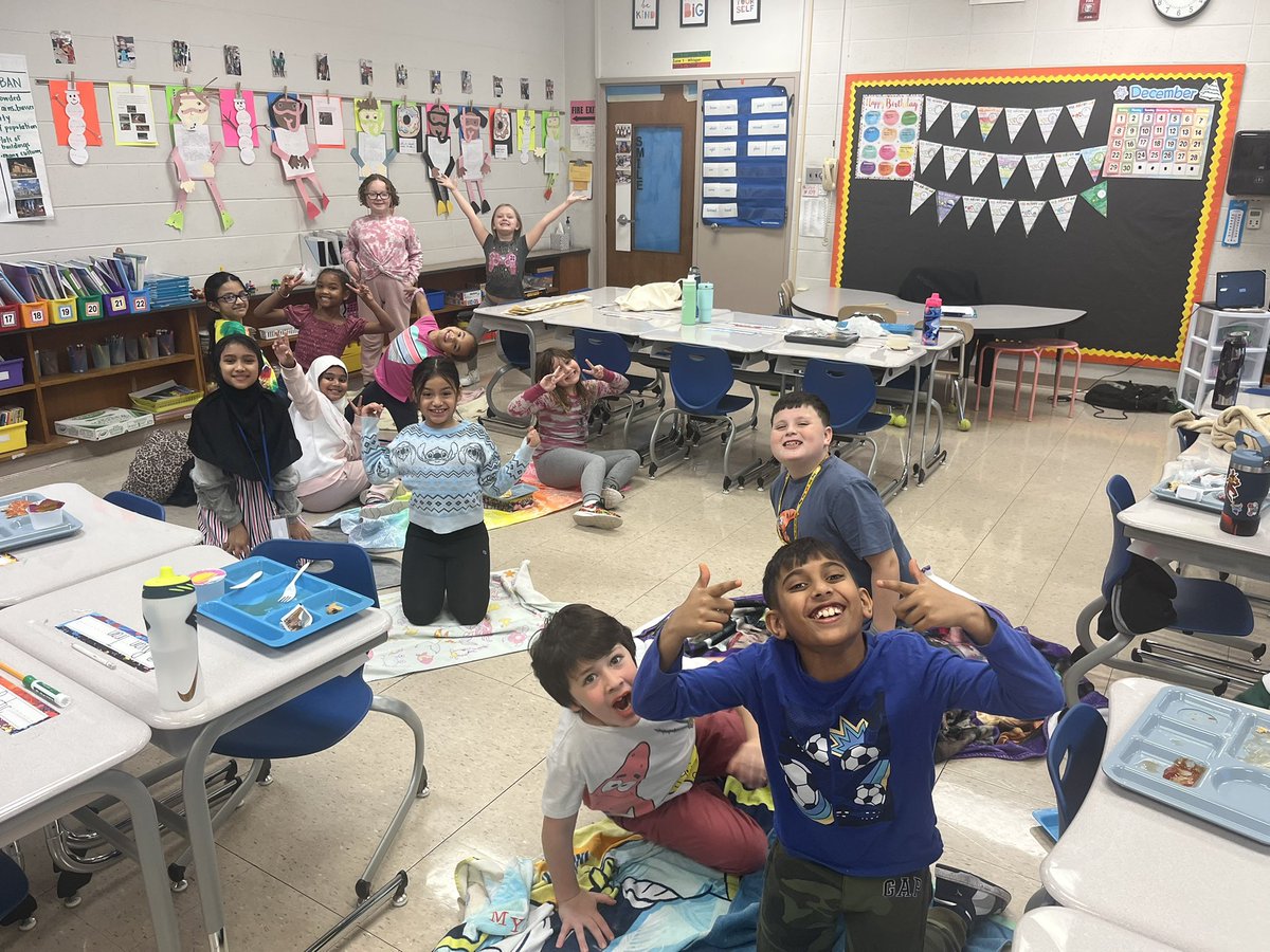 We had the best picnic in our classroom today! Students chose this as their reward for all of the reading completed at home in November! Our picnic was filled with laughter, yummy lunches, and cookies 😋🍪📚#ourlittlefamily <a href="/OakPark_NPSD/">Oak Park Elementary School</a>
