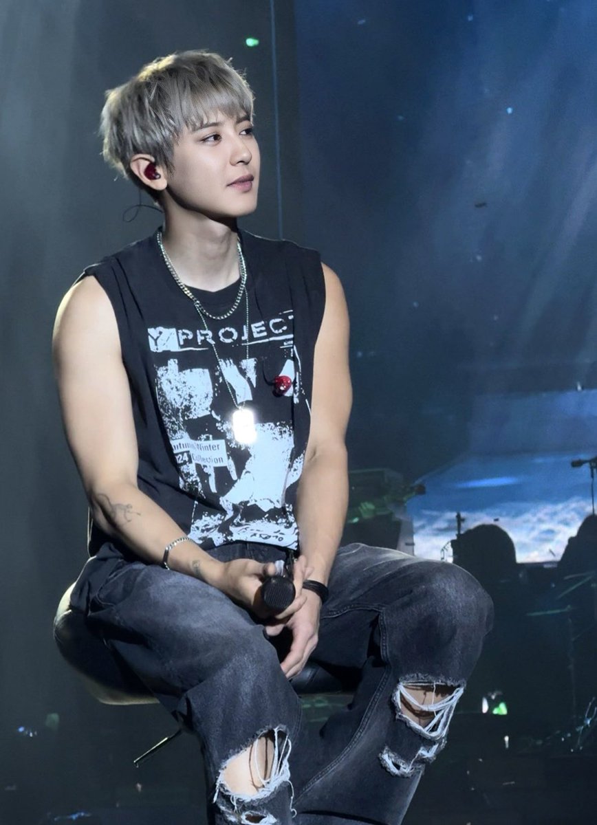 chanyeol pics tweet media