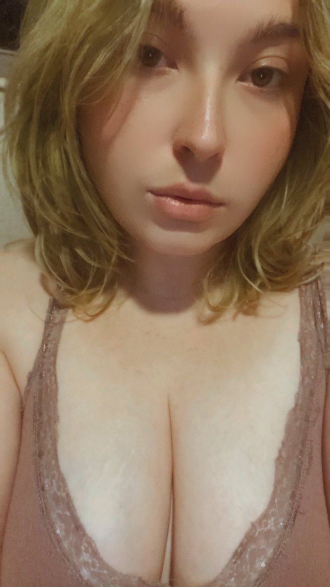 GoddessAshlynn9's tweet photo. You don’t get how much of a brat I am lol 

#Findom #findoms #femdom #paypig https://t.co/D1v5Zpz746