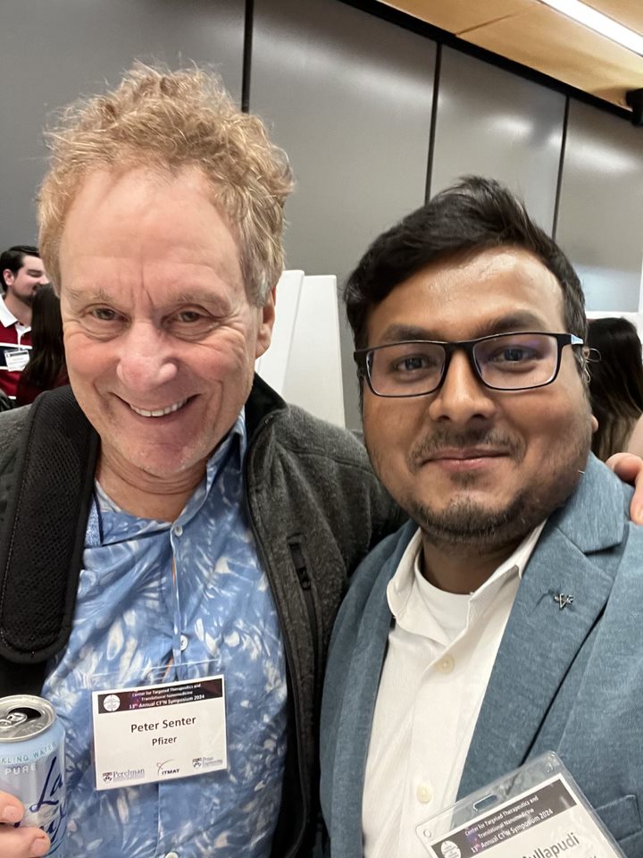DrReddyPhd's tweet photo. Met two legends in ADCs, Dr. Peter Senter &amp; Dr. John Lambert! 🙌 Their work has revolutionized cancer therapy. Grateful for the chance to learn from them—and yes, took selfies! 📸✨ #PEGSboston #CT3N
#AntibodyDrugConjugates #ADCs #ScienceHeroes #CancerResearch #Fanboymoment https://t.co/ZxBJpMNKve