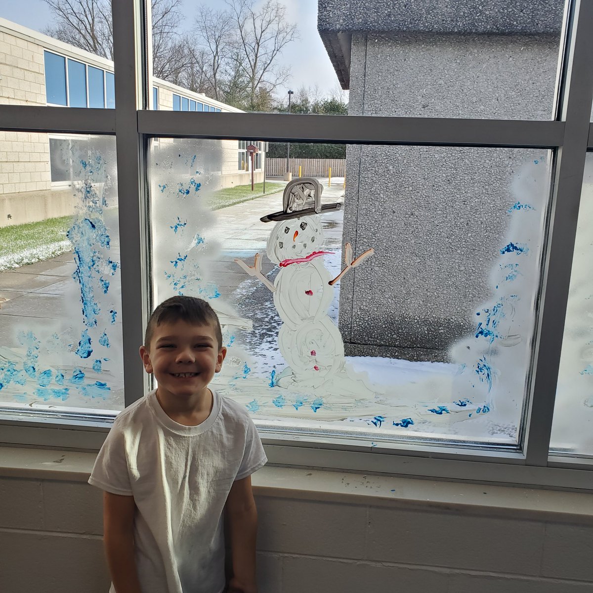 stark_kellie's tweet photo. Making our school a Winter Wonderland! @CoolidgeCougars https://t.co/fUPgQph8qK