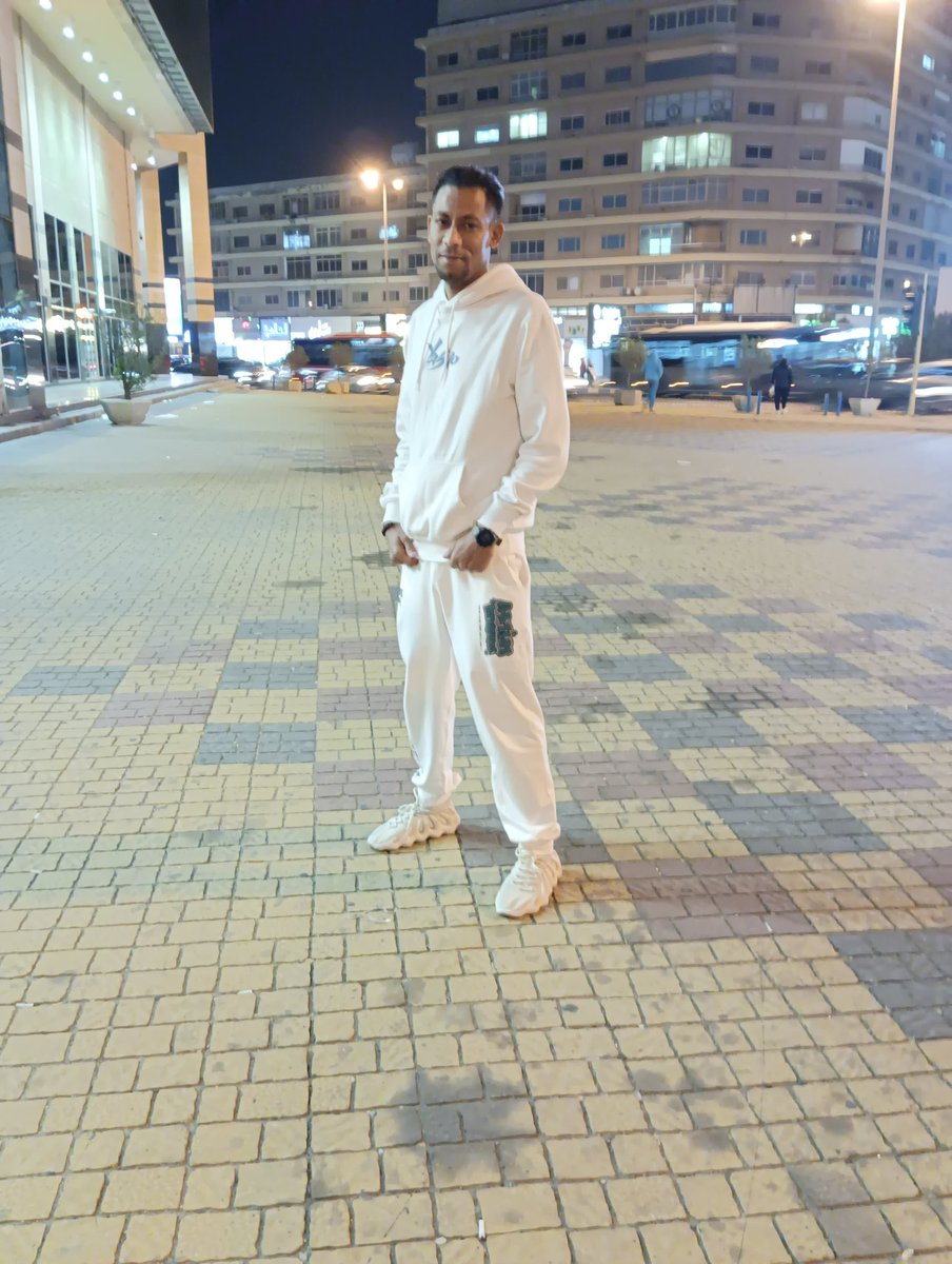 msalochna's tweet photo. @msalochna show must be go on.
#hip hop # world star👽 https://t.co/1Vo8kAo07P