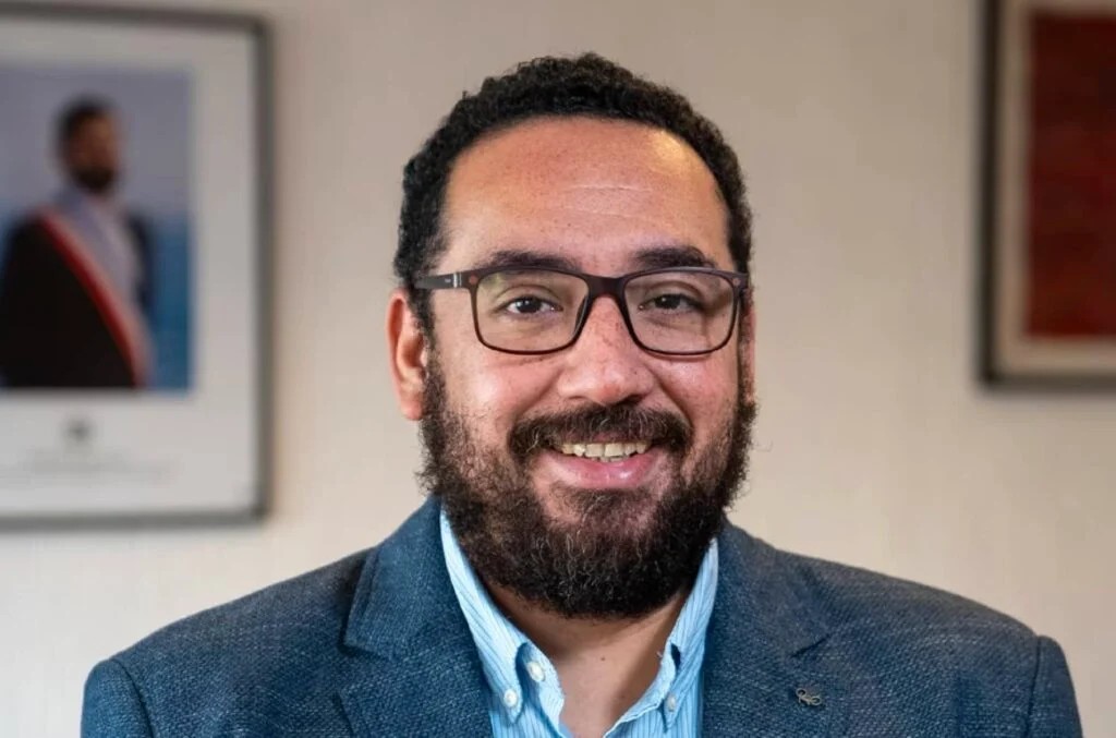 ___Pachi__'s tweet photo. Y ya salió el ministro de educación Cataldo condenando lo del niño TEA de 10 años que fue empalado por 2 pendejos de 16 años ? https://t.co/sqEuDJZsjC