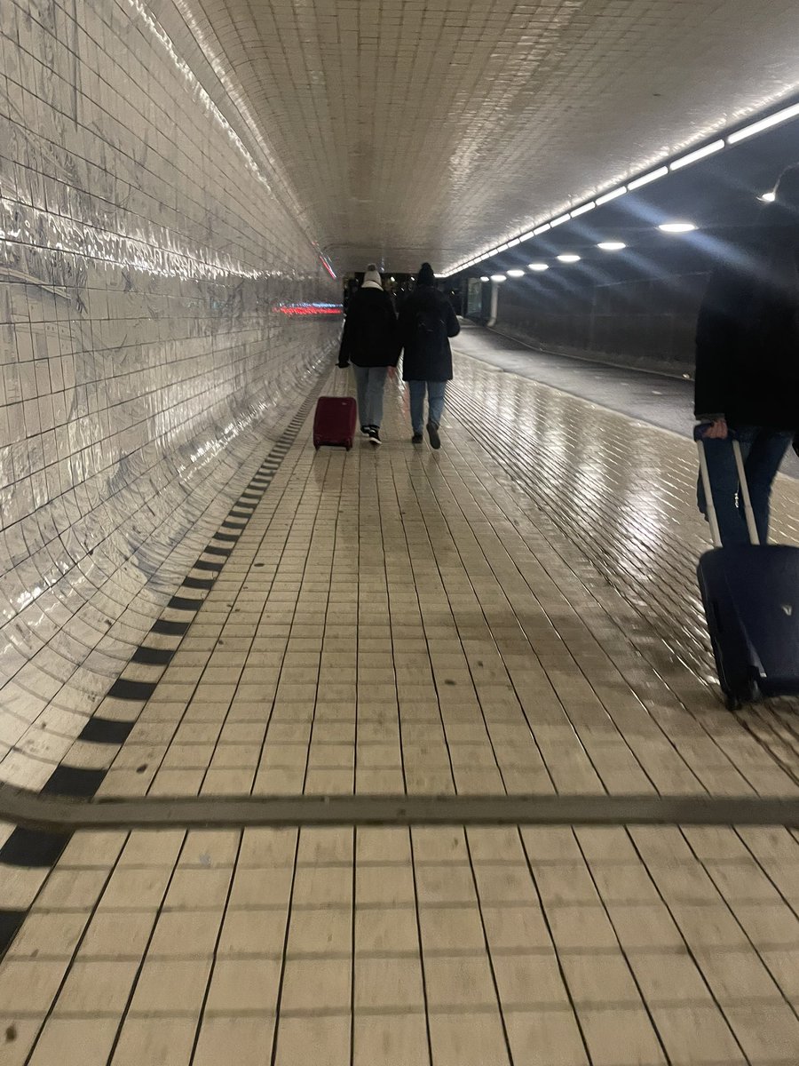 xlxgxdn77's tweet image. hello ams