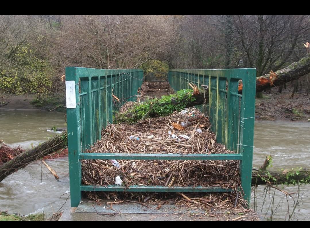 g10fty's tweet photo. @NatResWales Another storm heading our way. Hoover Dam world famous looks the Llanbradach Dam on the River Rhymeney. Rhe village came close to flooding during the last storm but @NatResWales and @CaerphillyCBC have done nowt to clear the debris https://t.co/mu2UrYhop3