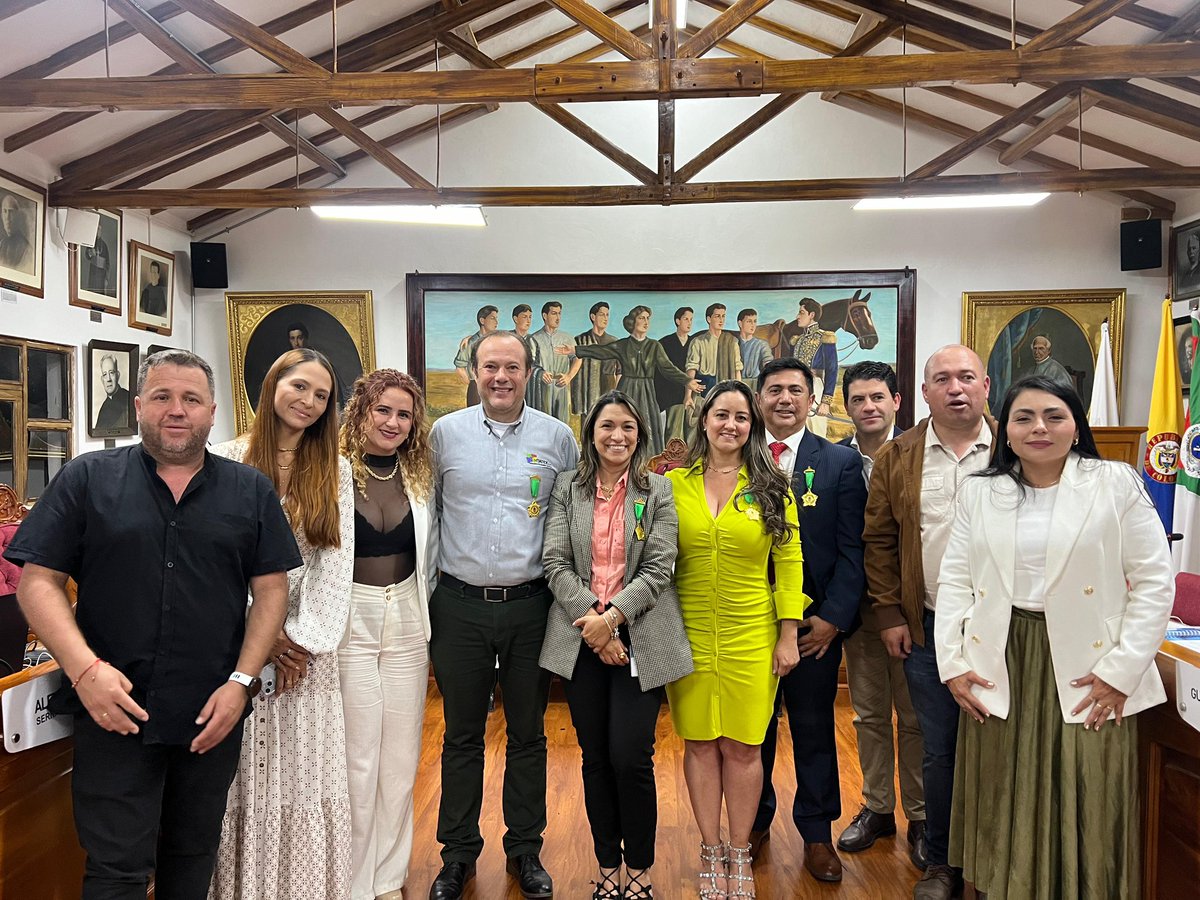 CEOCorporacion's tweet photo. Gracias al @ConMarinilla por invitarnos al reconocimiento y entrega del mérito San José de la Marinilla. Junto a Crystal, Tintatex, C.A. Mejía y Griffith Foods.
Con este homenaje reafirmamos nuestro compromiso con el desarrollo económico y social de Marinilla. https://t.co/3PfFiDPH4l
