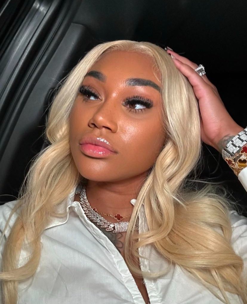 Janiameshellcurls tweet media