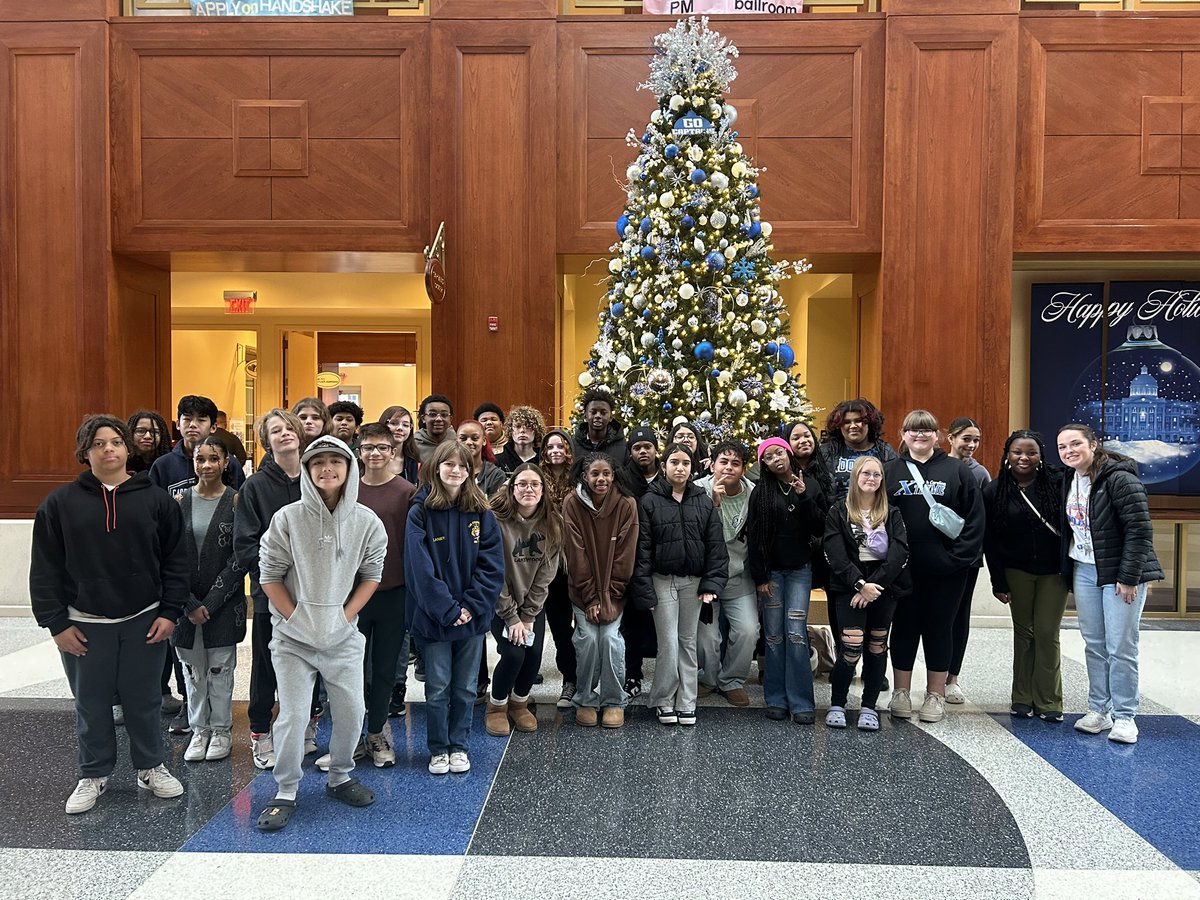mrsingramteach's tweet photo. My 8th grade AVID students had the opportunity to visit @CNUcaptains today💙🩶 Thank you, CNU, for the tour and lunch🤩 Go Captains⚓️ @plazamiddle https://t.co/db3zc1yGeh