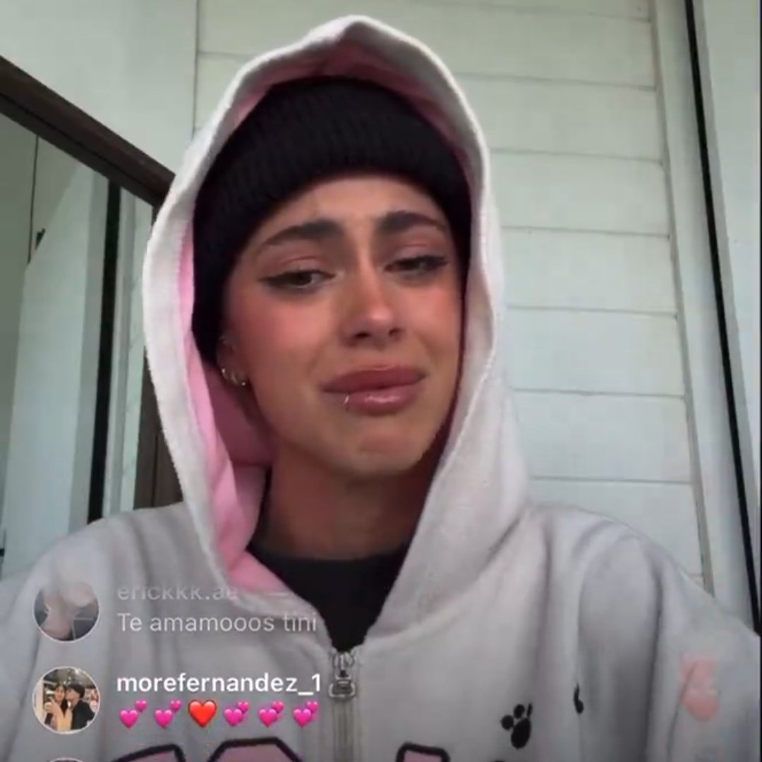 folkbuterag's tweet photo. lo que me llevo también de este lanzamiento es la sonrisa que tuvimos hoy en su en vivo, ver como tini pudo sanar fue un alivio para todas las que tuvimos que ver ese en vivo a principio de año y sufrimos junto a ella https://t.co/IeIFocje5H