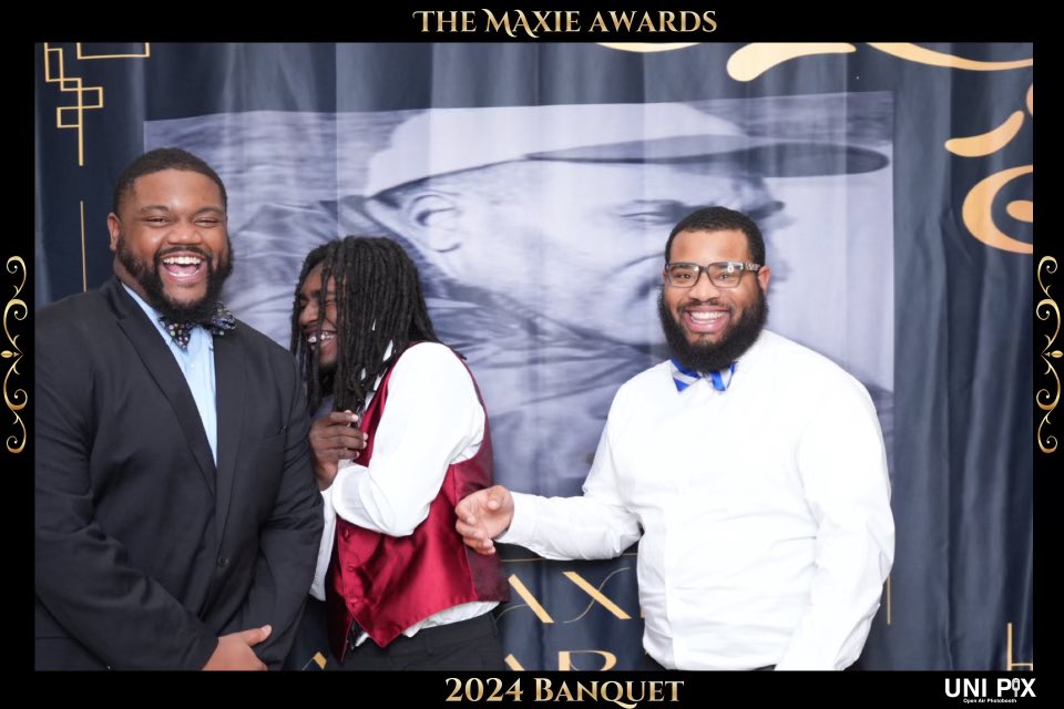 CoachChip44's tweet photo. Had a great night at The Maxie Awards last night!! Congrats to all of the young men who were recognized as members of the All-City Teams, especially @JMJusticesFB own @coreyon_winston. We’re proud of your hard work on and off the field. The kid is special ‼️. #FACTS https://t.co/EwFNIdEgn2