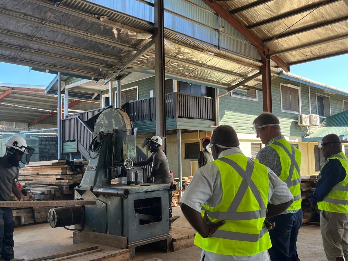 AusHCSols's tweet photo. The #SIAusPartnership is promoting sustainable forestry in 🇸🇧🤝🌲 Hon Tagini &amp; AU High Commissioner, HE Rod Hilton signed a partnership with the Value Added Timber Association (VATA) to increase VATA’s downstream processing &amp; high-quality teak timber exports to AU &amp; NZ https://t.co/5UamhoSVnA