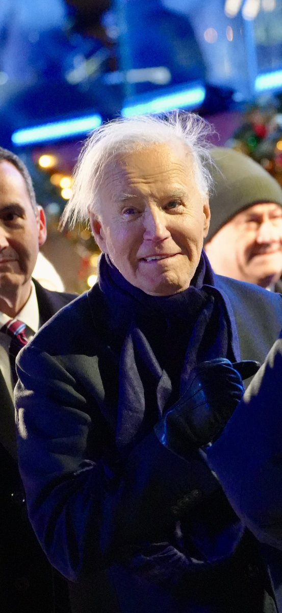PenguinSix's tweet photo. As he left the National Christmas Tree lighting, @POTUS removed his stocking cap, bent over to look at the press and then asked “you’re still here?”  It was very cold and windy tonight. https://t.co/d2NIXTzdXM