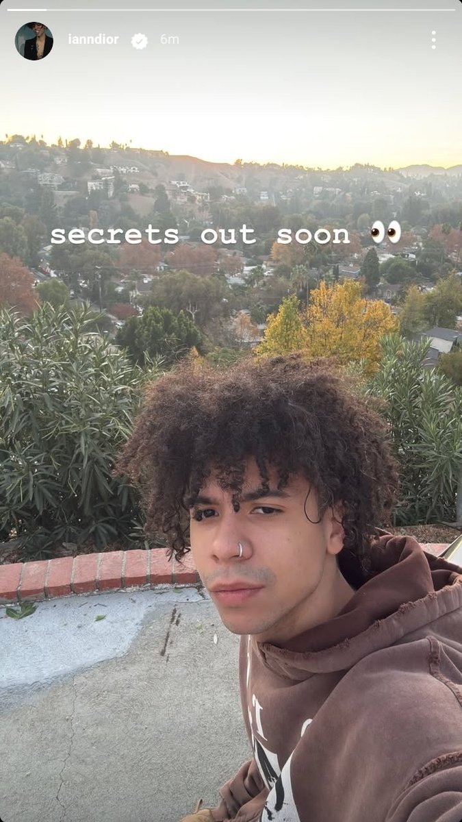 ianndiorbr's tweet photo. a música "secrets" sai hoje 🤍 https://t.co/wGfTxyb4n6