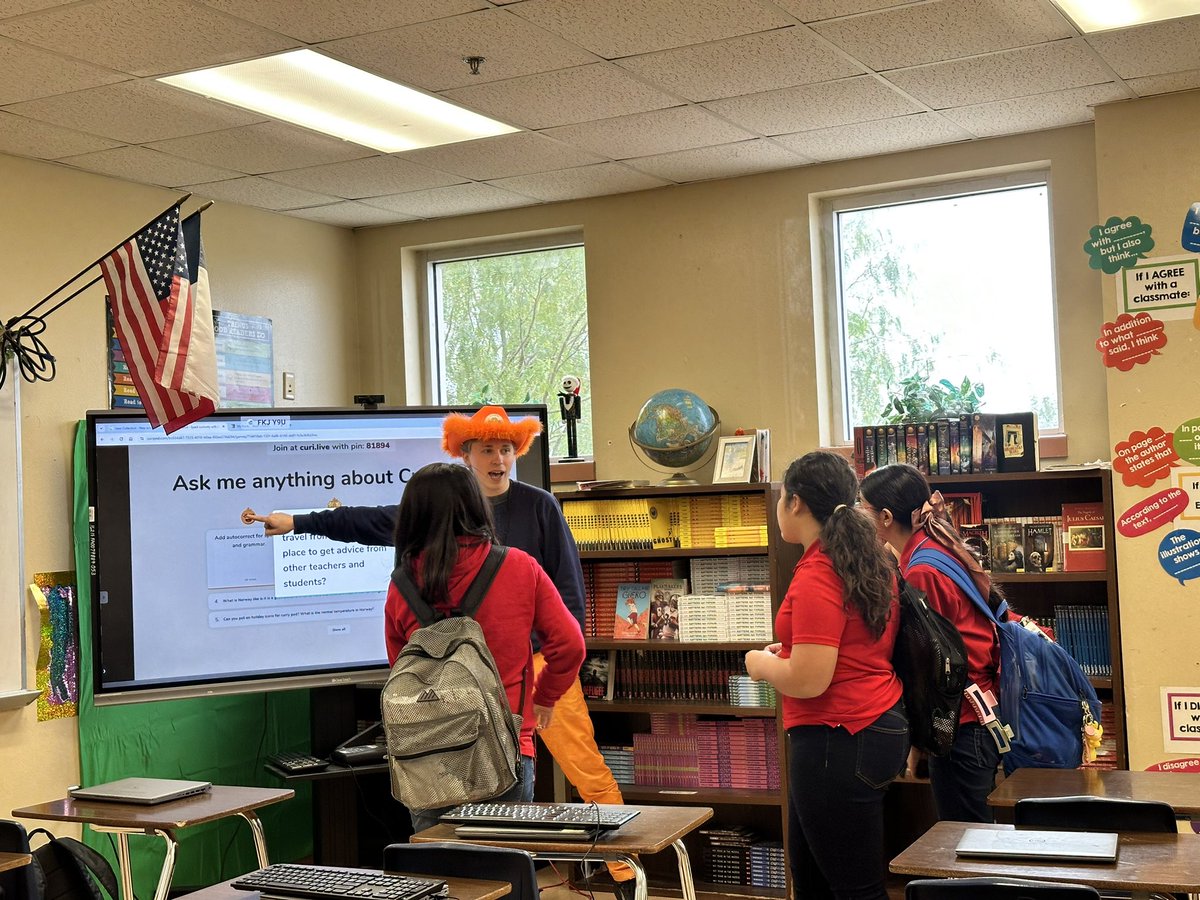 GarciaClau93244's tweet photo. I love the impact y’all are helping create here, guys…joy, curiosity, and vision for my kiddos!🤩🙌🏼

I was stoked to finally welcome a long and overdue official Gator welcome to @BerreEirik 🧡🫶🏼…you really know how to capture their attention! We love @curipodofficial🤖🚀✨🧡🐊 https://t.co/PdXuBpKfdF