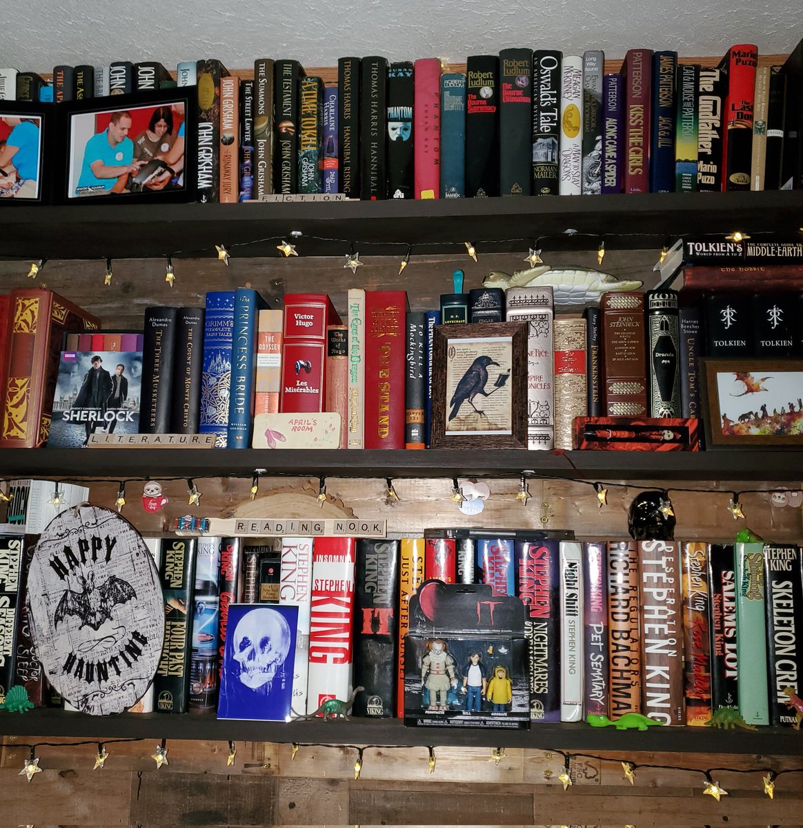 AutumnK2022's tweet image. I am all about my hardcovers, lol!