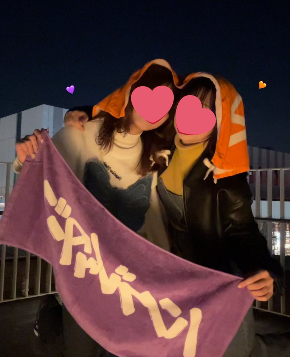 go_go_can's tweet photo. ハンブレツアー初参戦がグーパン祭りで良かった😭時雨先輩〜〜っっ！(ムツムロさんに負けないくらいのオタク発揮) https://t.co/VcNVRclvbX