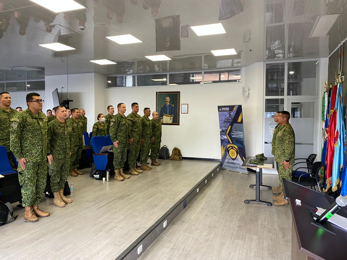 ANEES_ARC's tweet photo. Clausura del Diplomado en Estrategia Naval, un programa diseñado por la Academia Naval de Estudios Estratégicos en conjunto con la Universidad del Rosario para los Oficiales alumnos del Curso de Estado Mayor de la Armada de Colombia. 
#EstrategiaNaval #ProtegemoselAzuldelaBandera https://t.co/FUwxXnKKY1
