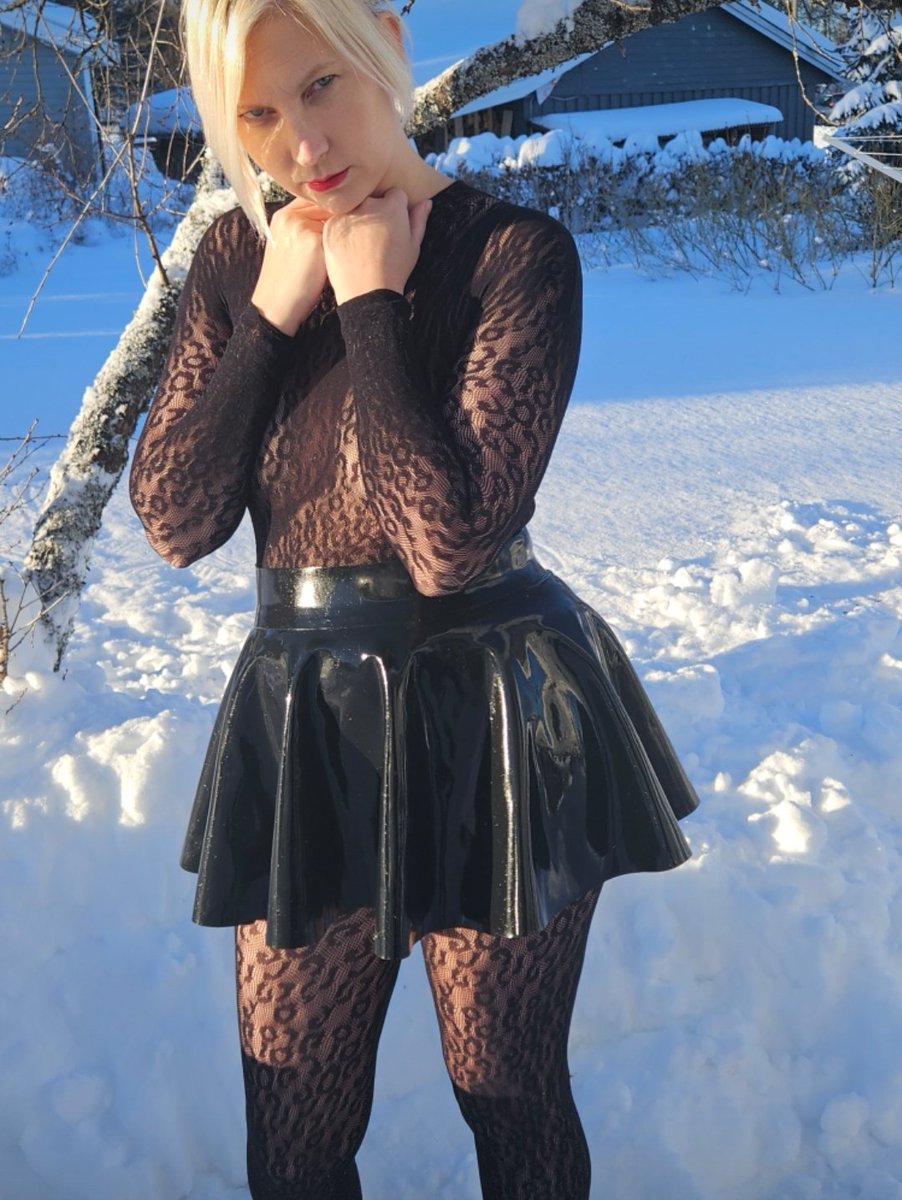 QueenRubber tweet media