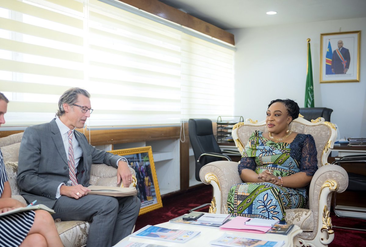 RDC_Minafet's tweet photo. 🤝🇨🇩 | Le 05 décembre 2024, Gracia Yamba Kazadi (@HonGraciaYamba), Vice-Ministre des Affaires Étrangères, a reçu M. Joakim Vaverka, ambassadeur de Suède en RDC. Discussions sur les avancées du processus de Luanda pour une paix durable à l'Est et dans les Grands Lacs. 🌍✨
🇸🇪 Amb. Joakim Vaverka : " En tant que membre de l'Union Européenne, la Suède est un partenaire stratégique de la RDC. Nous confirmons notre soutien à travers notre envoyé spécial pour les Grands Lacs et notre engagement à apporter une contribution positive à cette région."
#Paix #Diplomatie #RDC