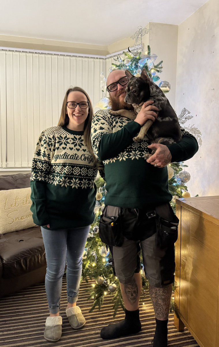 Amy62307055's tweet photo. Couples who watch together have to rep together 🤙 thank you @Syndicate &amp; @SyndicateOG 
Merry Christmas to you all ! https://t.co/PkugqQwUIm