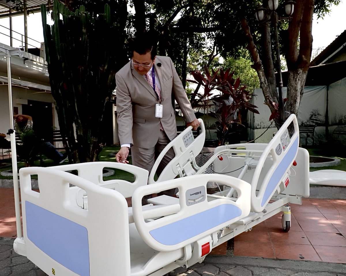 HGuayaquil's tweet photo. #ResultadosMSP | Con la entrega de 28 camas por parte de @Salud_Ec, el @HGuayaquil fortalecerá las áreas y garantizará una atención de calidad en un entorno adecuado para la recuperación de los pacientes. https://t.co/HSwlUPGgzS