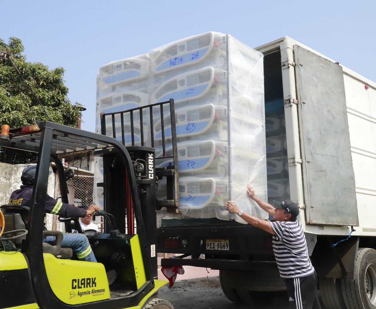 HGuayaquil's tweet photo. #ResultadosMSP | Con la entrega de 28 camas por parte de @Salud_Ec, el @HGuayaquil fortalecerá las áreas y garantizará una atención de calidad en un entorno adecuado para la recuperación de los pacientes. https://t.co/HSwlUPGgzS